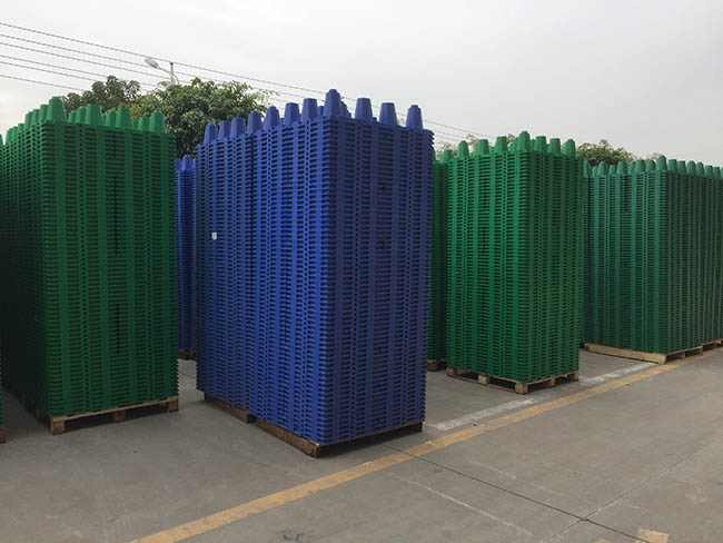 Modular Rainwater Tank is stackable, they can be piled up on pallets to save space.